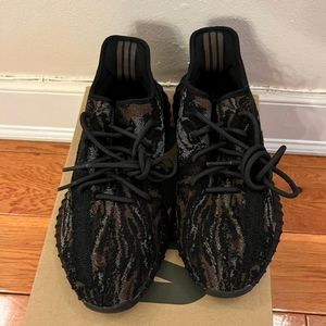 Yeezy Boost 350 V2 Mx Rock sneakers